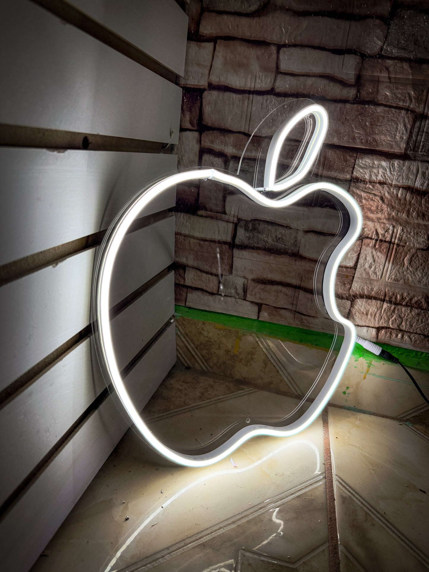 Letrero Neon Apple