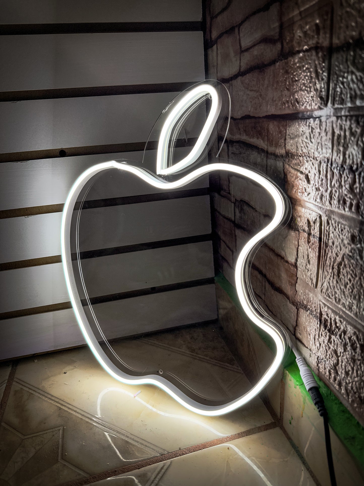 Letrero Neon Apple