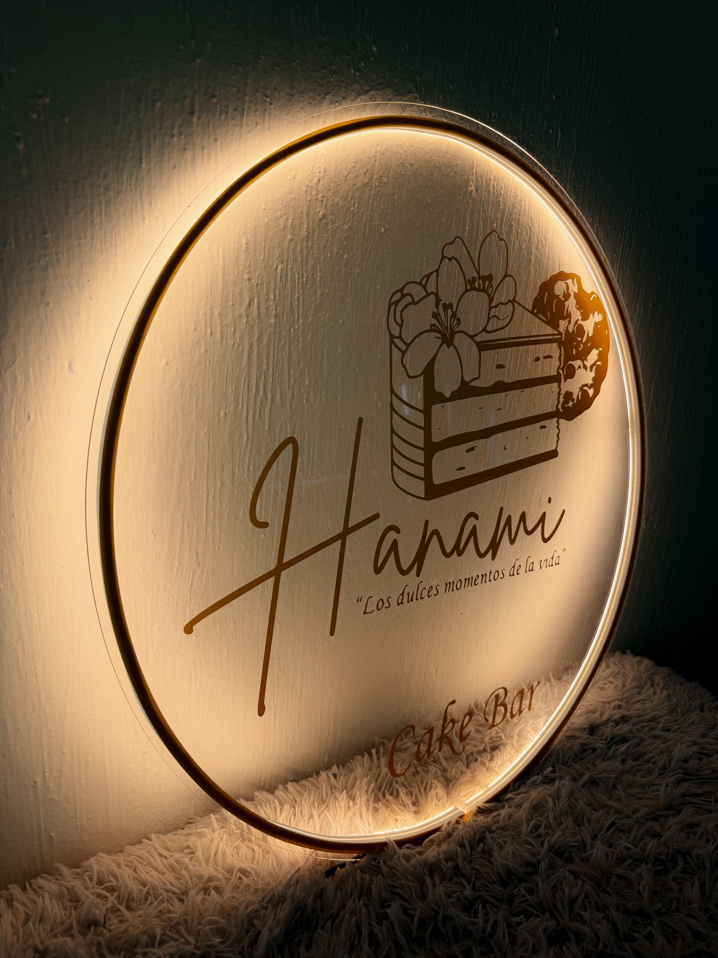 Logo Personalizado Neon - Letrero Luminoso Dorado Espejo 70 cm