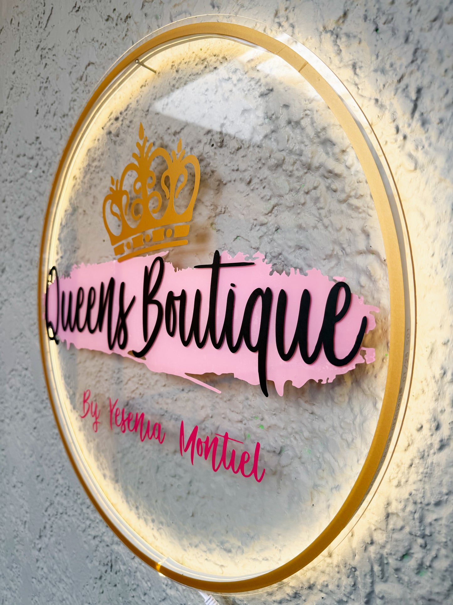 Logo Personalizado Neon - Letrero Luminoso Dorado Espejo
