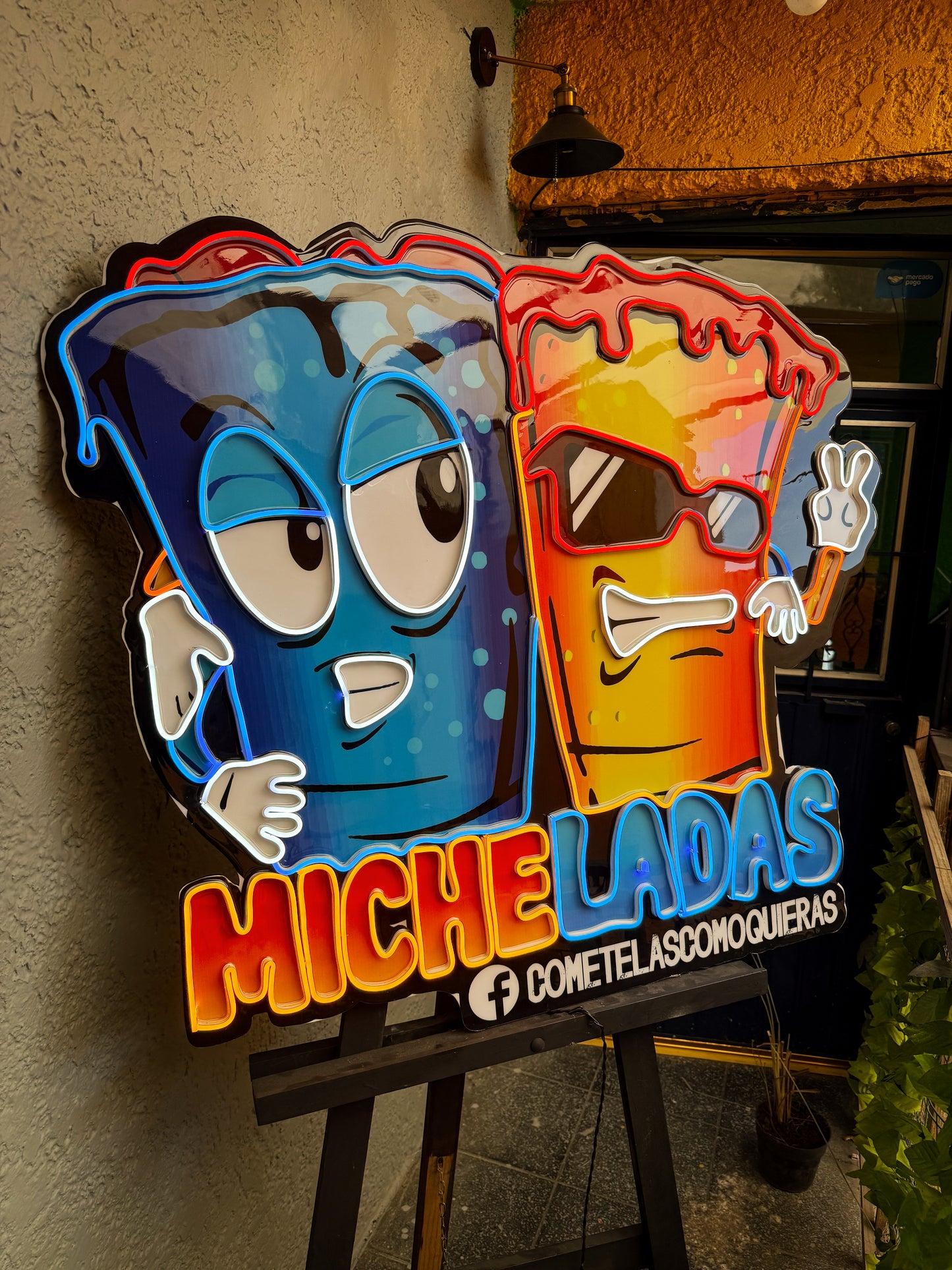 Logo Personalizado Resina Epoxica y Neon
