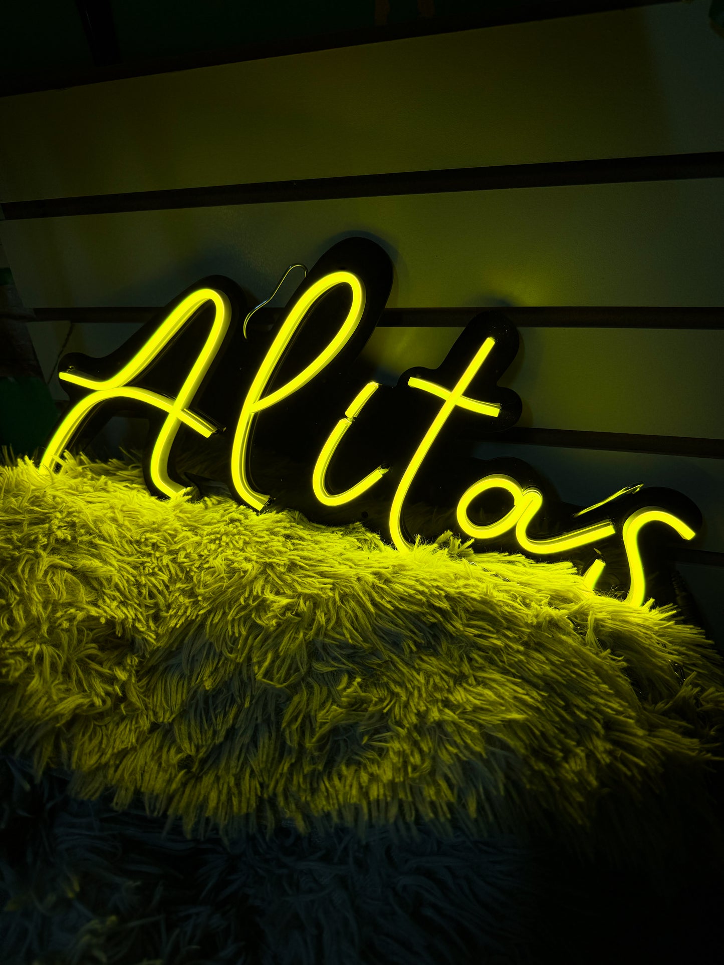 Letrero Alitas Neon