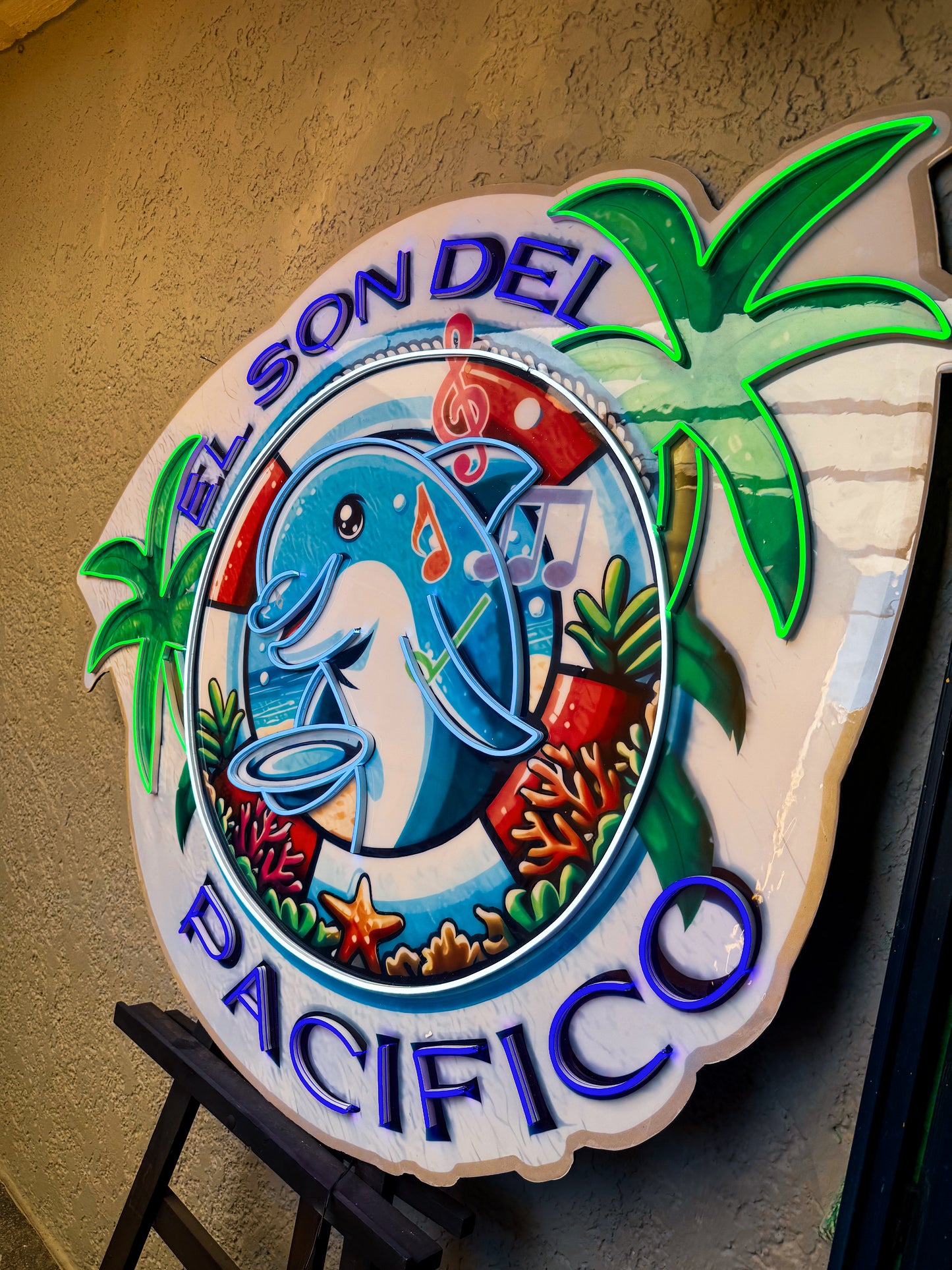 Logo Personalizado Resina Epoxica y Neon