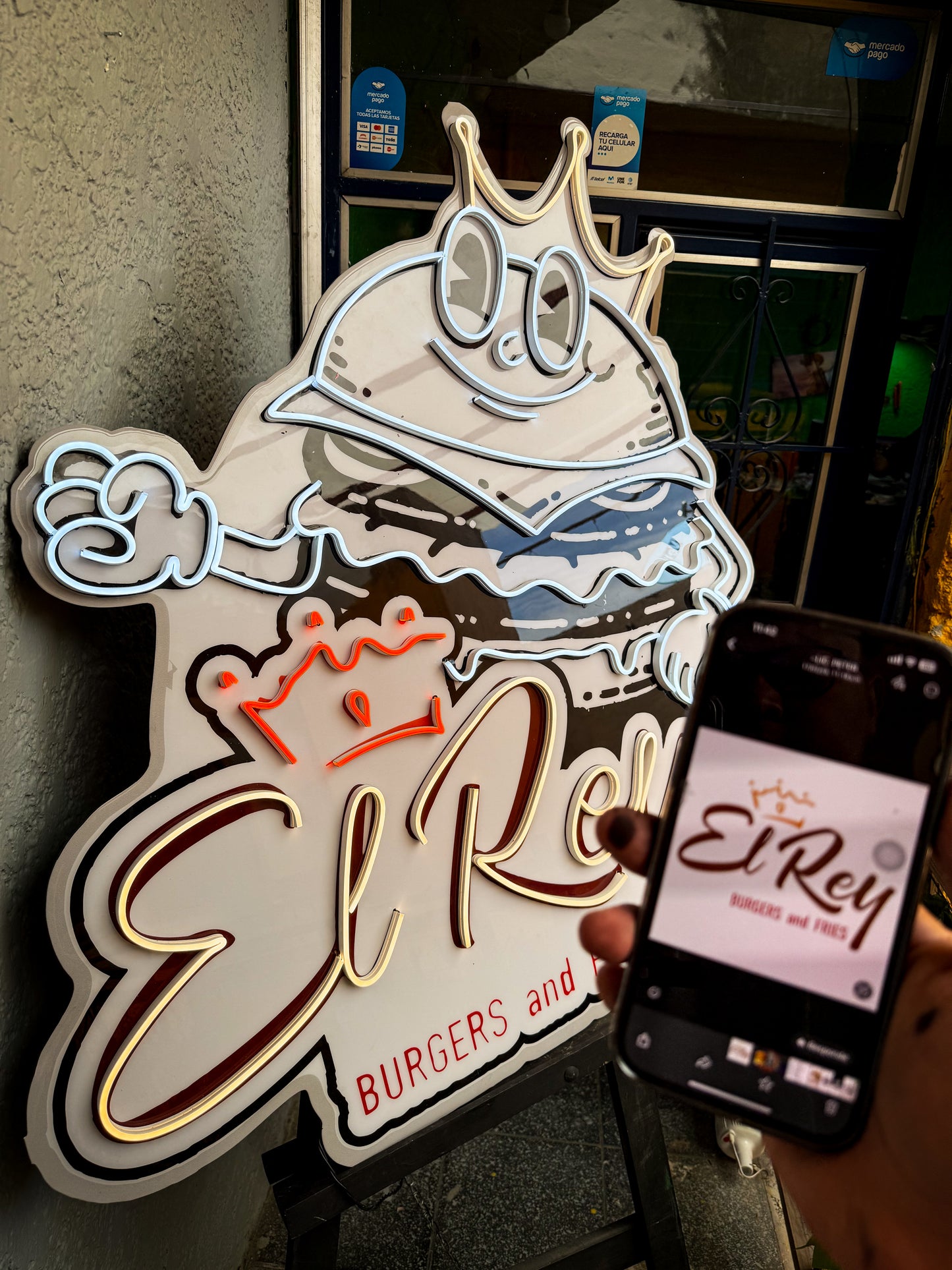 Logo Personalizado Resina Epoxica y Neon
