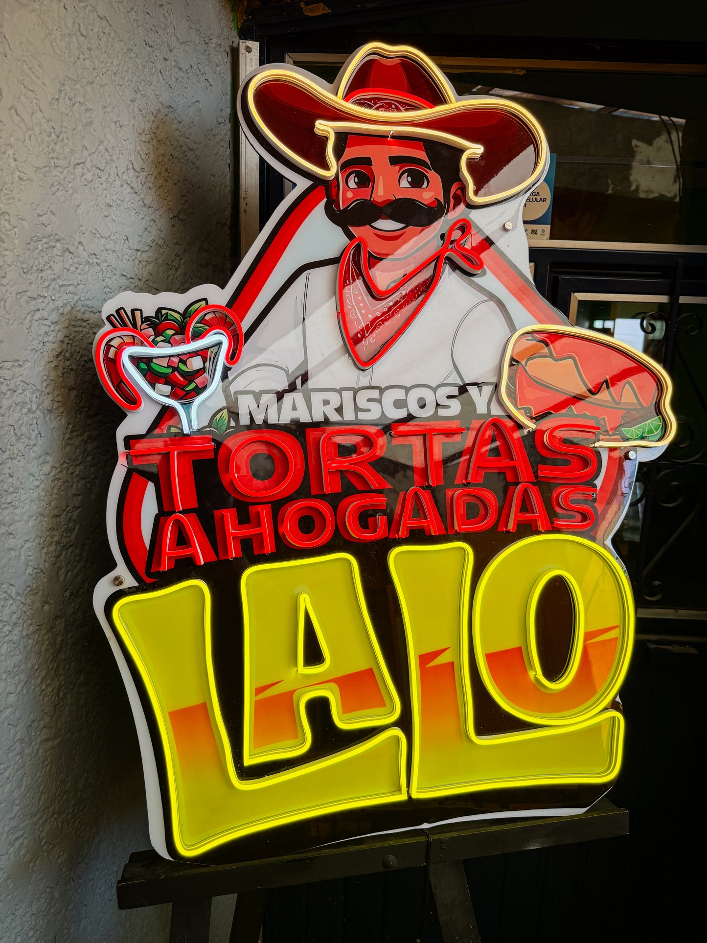 Letrero Personalizado de Resina Epóxica y Neon