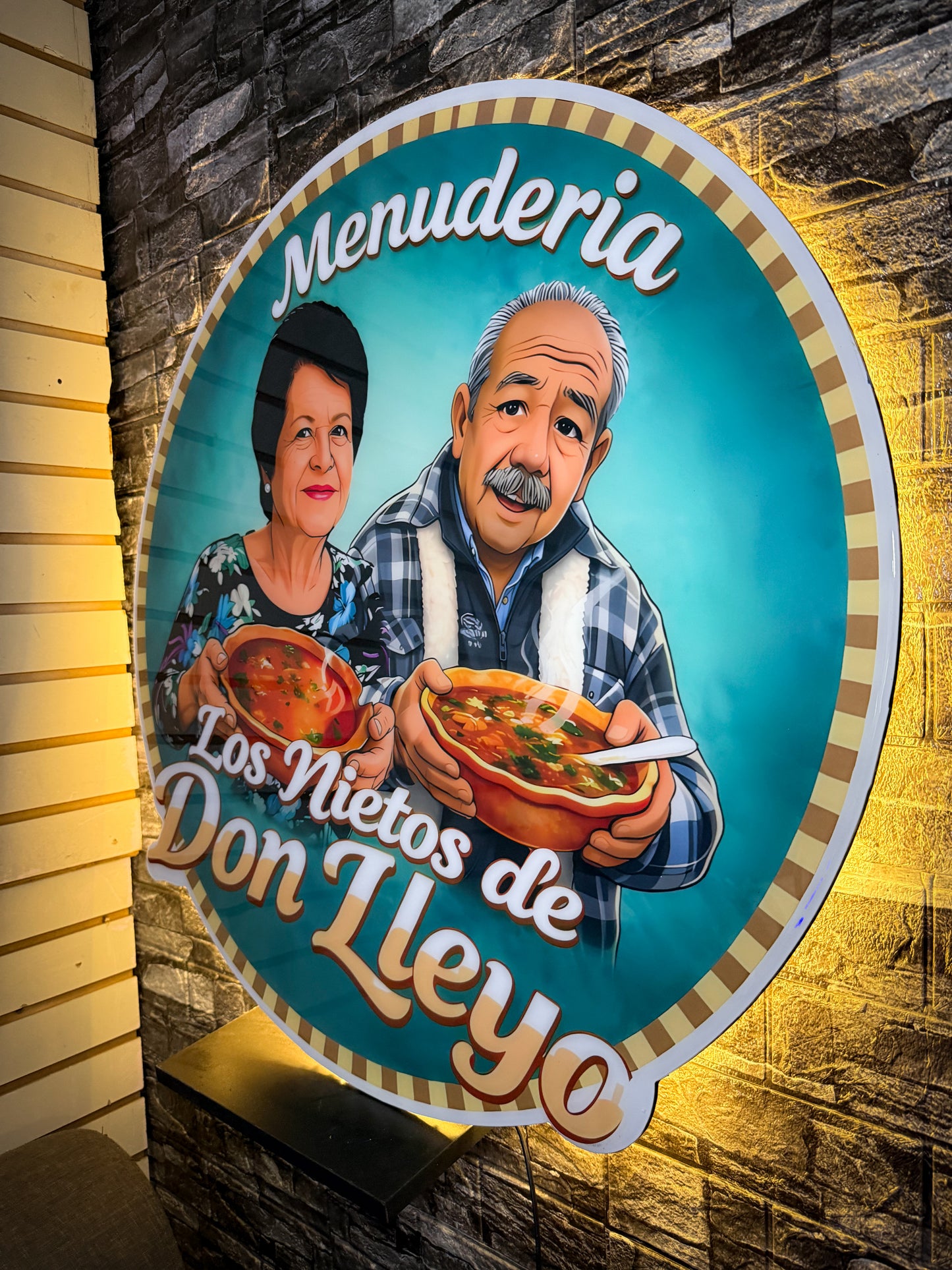 Logo Personalizado Resina Epoxi y Neon 100 cm