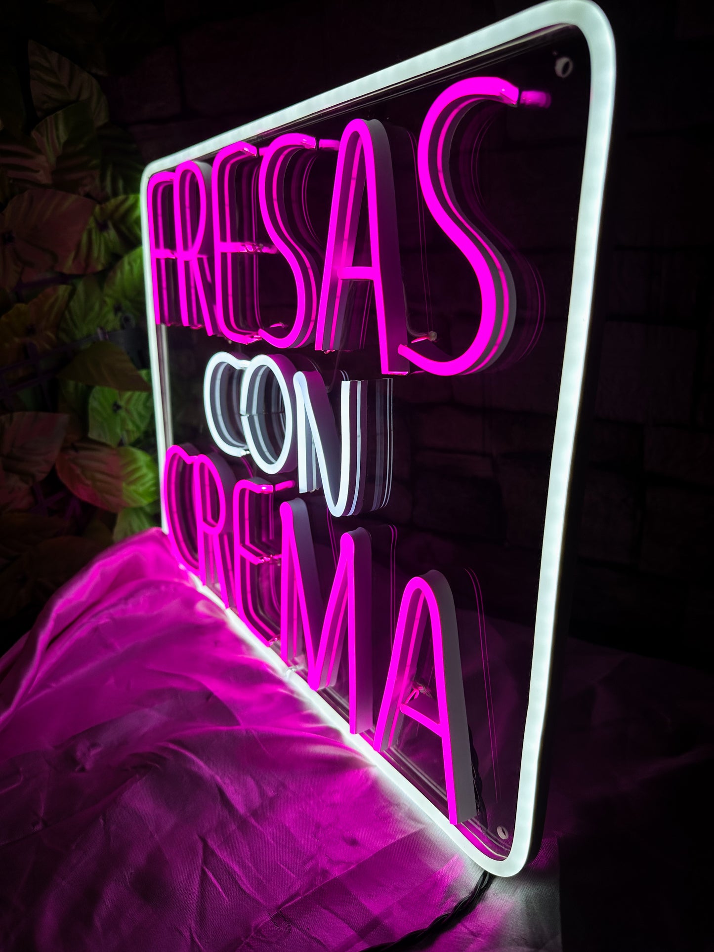 Letrero Neon Fresas Con Crema Luminoso