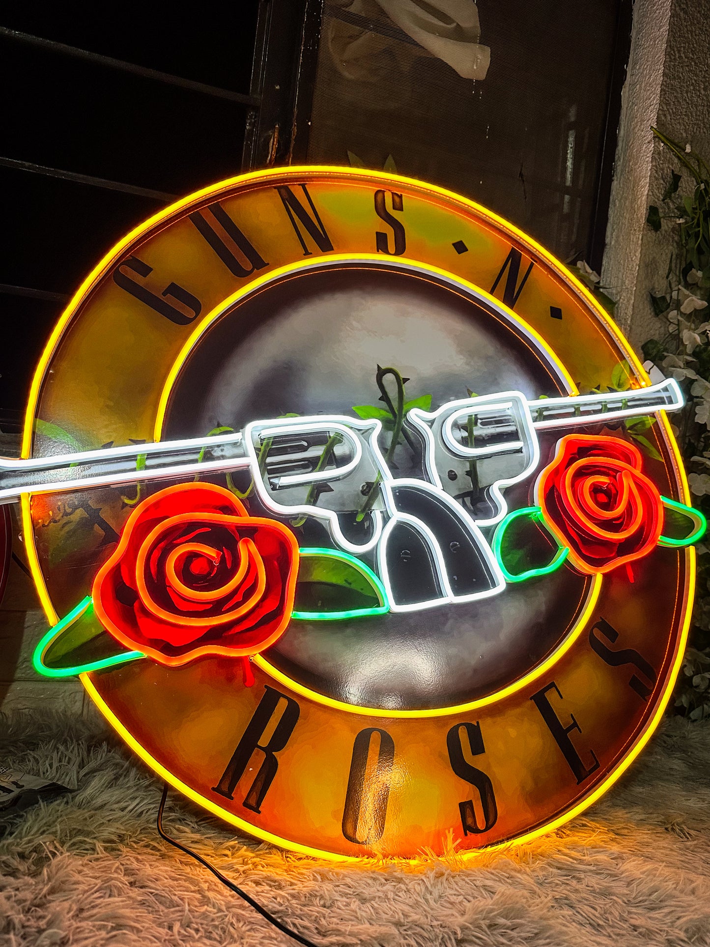 Letrero Neon Guns & Roses Neonflex