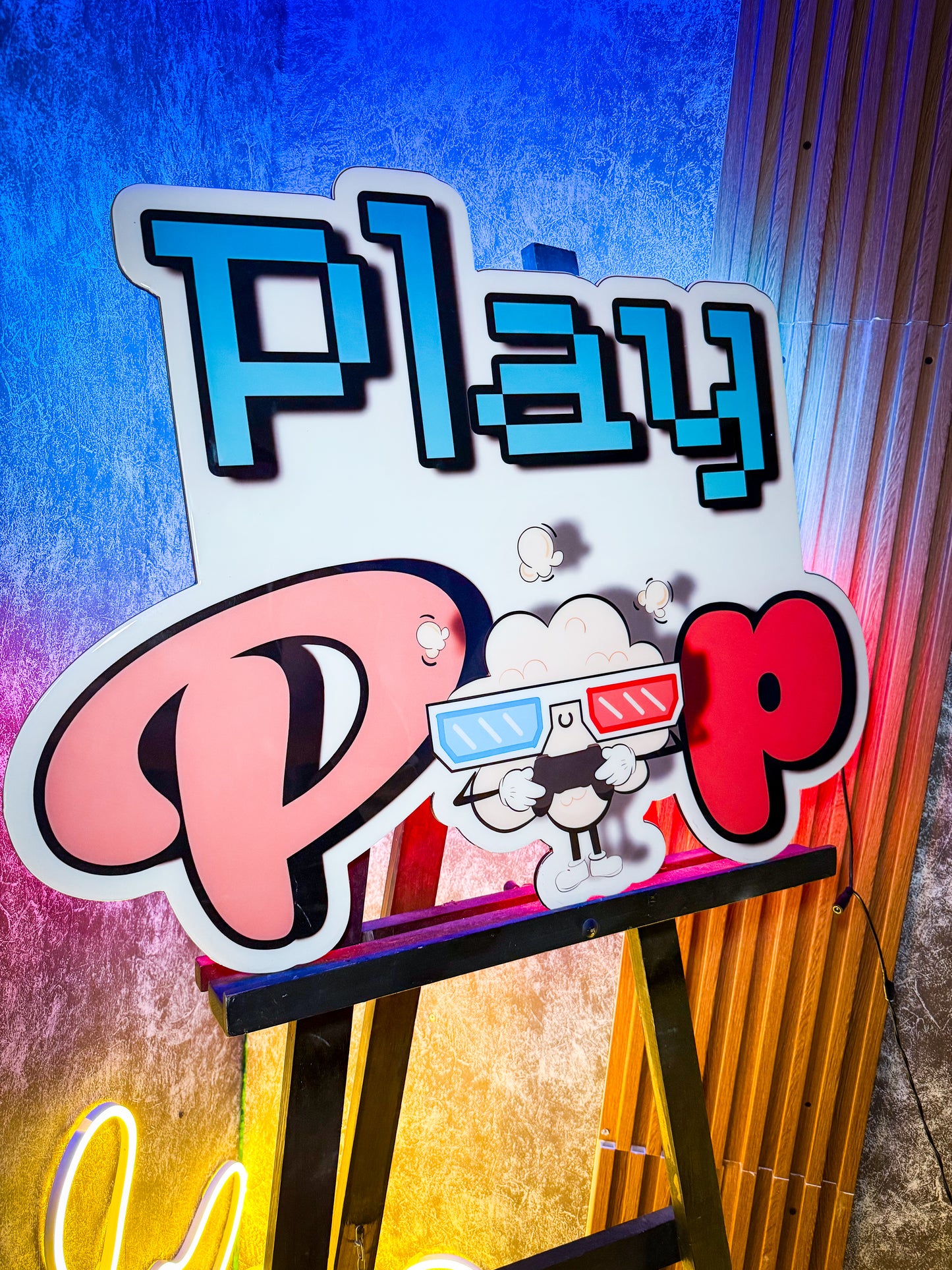 Logo Personalizado Resina Epoxi y Neon 100 cm