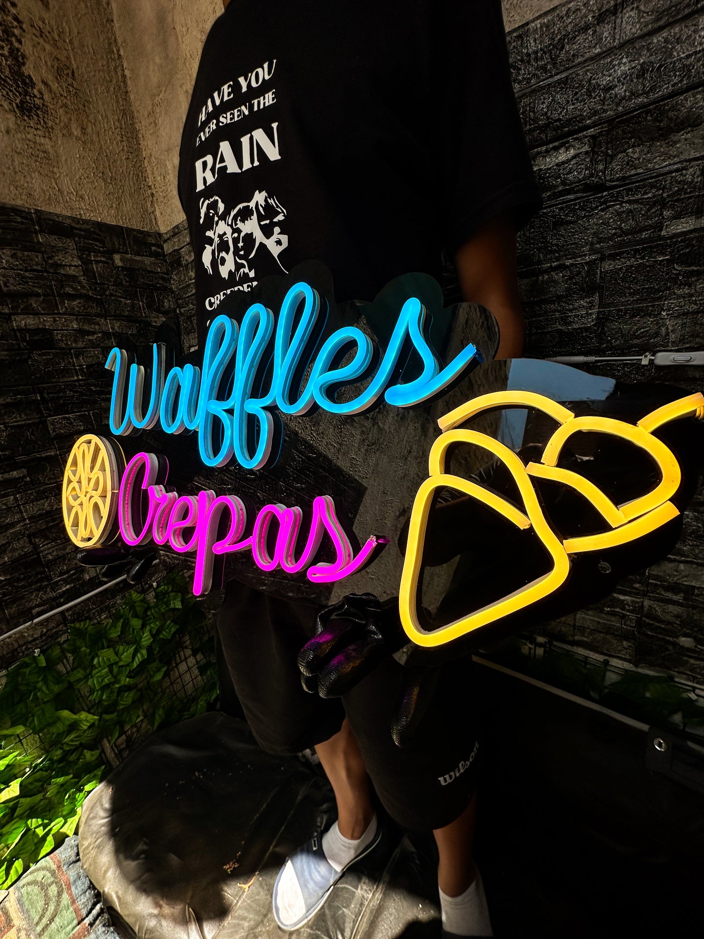 Letrero Neon Waffles Y Crepas Neon Led