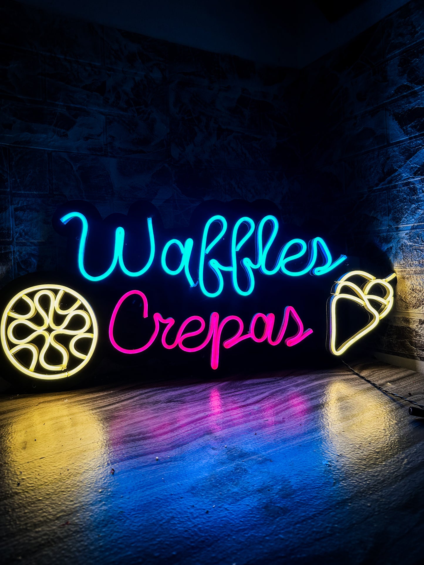 Letrero Neon Waffles Y Crepas Neon Led